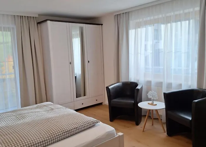 皮兹布因酒店 公寓 *