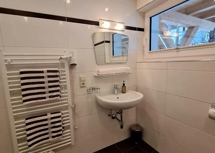 皮兹布因酒店 公寓 *